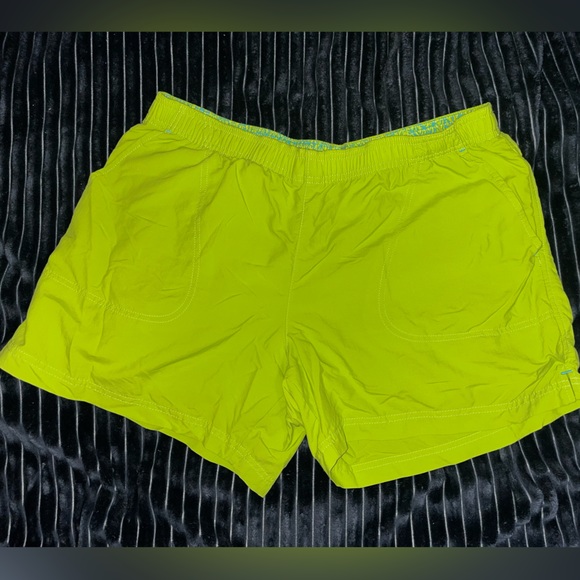 EUC Columbia Sandy River shorts, women’s size large L lime green - Picture 1 of 7